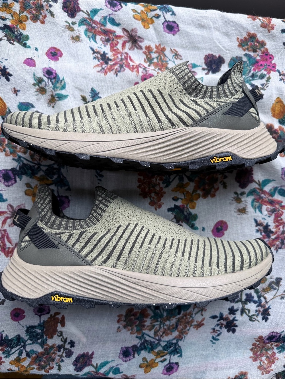 Men’s 9 Merrell Embark Moc Vibram Knit Slip On Trail Shoes